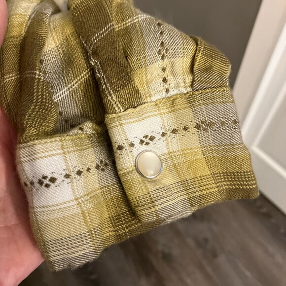 Jane & Delancey large green and white plaid grunge button down with pearl snaps - Picture 4 of 7